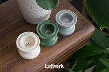 Load image into Gallery viewer, Plastic Fulvia